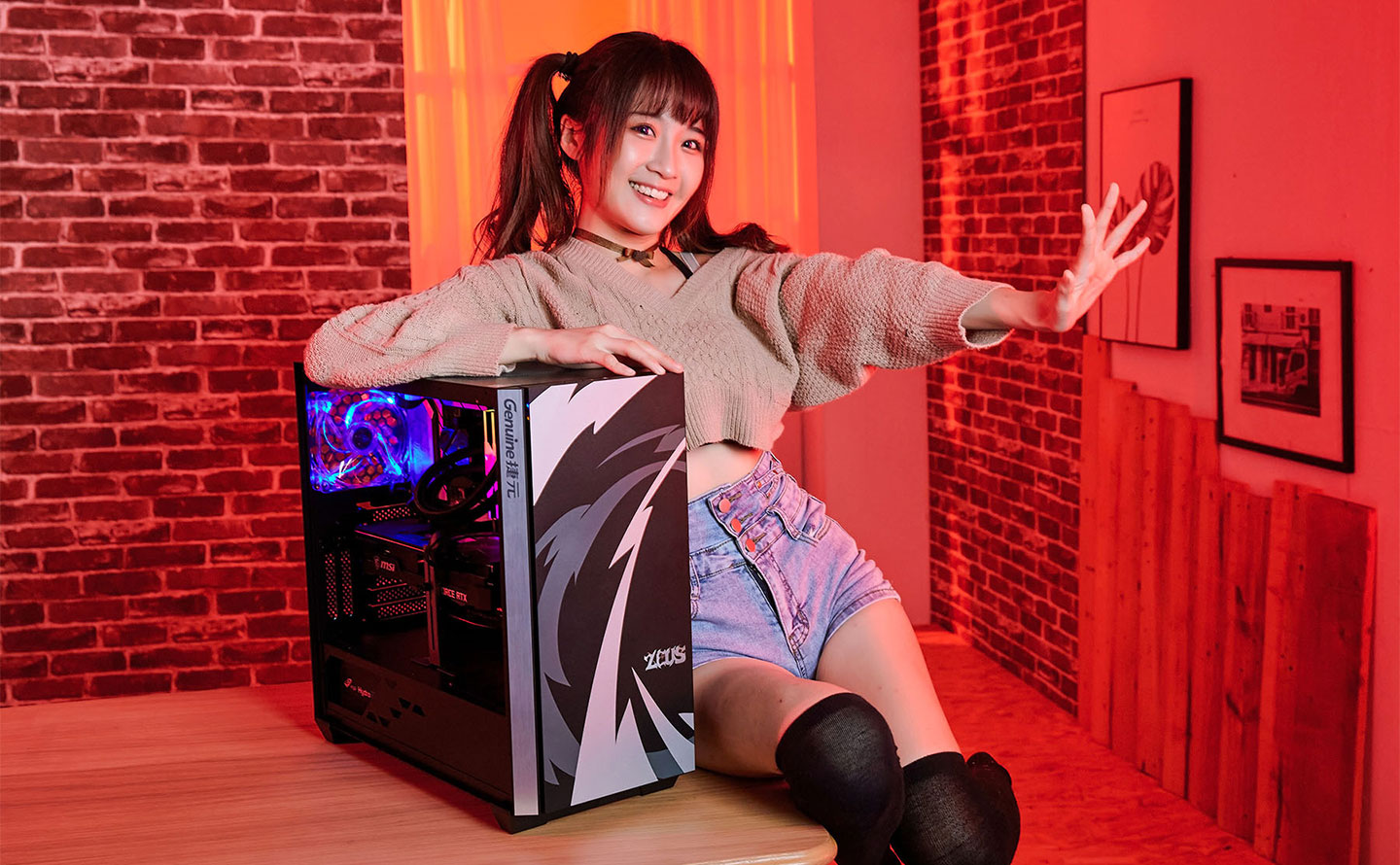 新一代的 Genuine 捷元 12 代宙斯機除了新世代的硬體規格,外觀設計也煥然一新!全新風格的美式彩繪面板令人印象深刻!