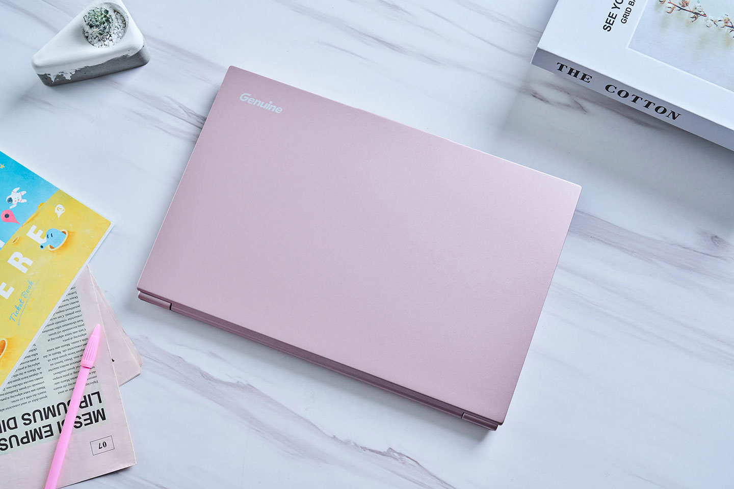 14X pro 的外型設計簡約且具時尚感,鎂鋁合金的外殼也採用霧面處理,讓質感更為提升。