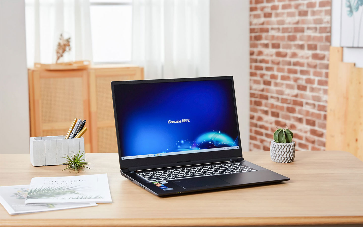 開啟上蓋,可看到機身 B 面的窄邊框 螢幕設計,視覺效果極佳,機身 C 面也與外殼一致採用同色系的金屬材質。