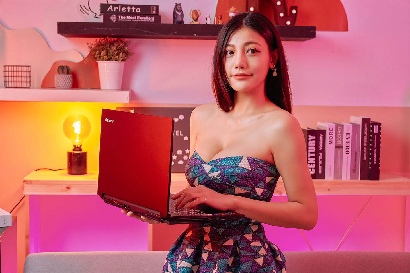 Genuine 捷元 ZEUS 15H 換上新世代的 Intel H45 平台與 NVIDIA GeForce 30 系列筆記型電腦 GPU,在效能方面大升級且價格同樣平易近人。